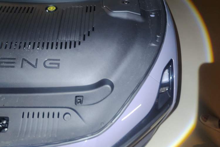 Used XPeng MONA M03 2026 Model, 610 Ultra-Long-Range Max Engine Bay Left