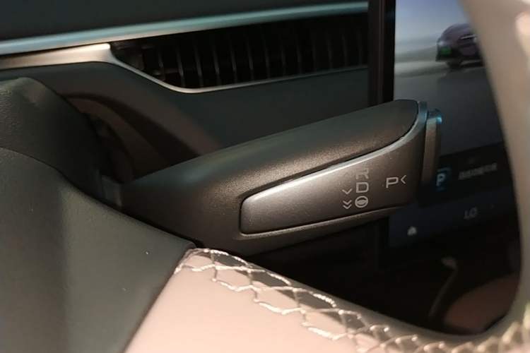 Used XPeng MONA M03 2026 Model, 610 Ultra-Long-Range Max Gear Lever