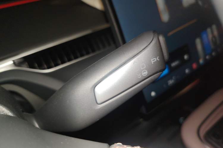 Used XPeng MONA M03 2026 Model, 610 Ultra-Long-Range Max Gear Lever
