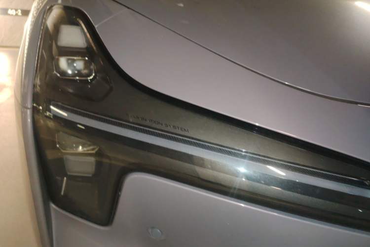 Used XPeng MONA M03 2026 Model, 610 Ultra-Long-Range Max Right Front Headlight