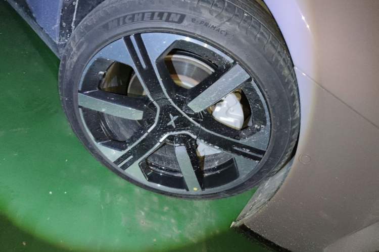 Used XPeng MONA M03 2026 Model, 640 Ultra-Long-Range Plus Right Front Wheel Hub