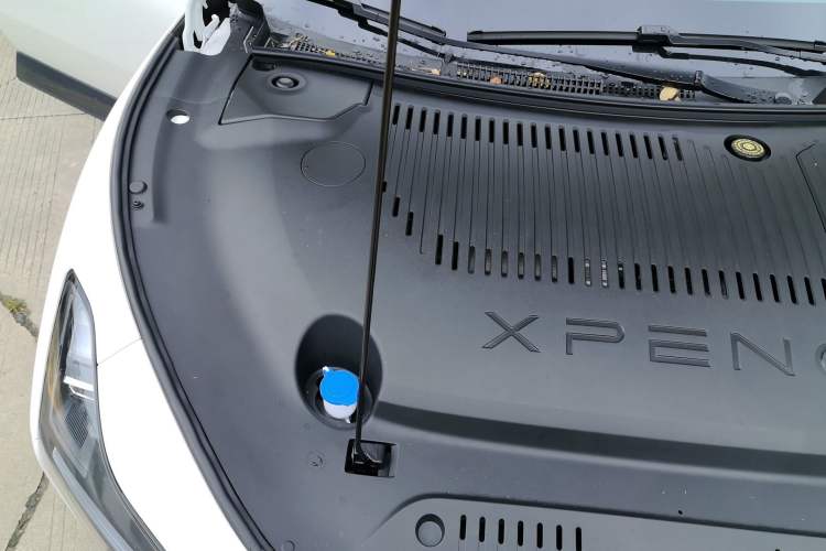 Used XPeng MONA M03 2026 Model, 610 Ultra-Long-Range Max Engine Bay Right