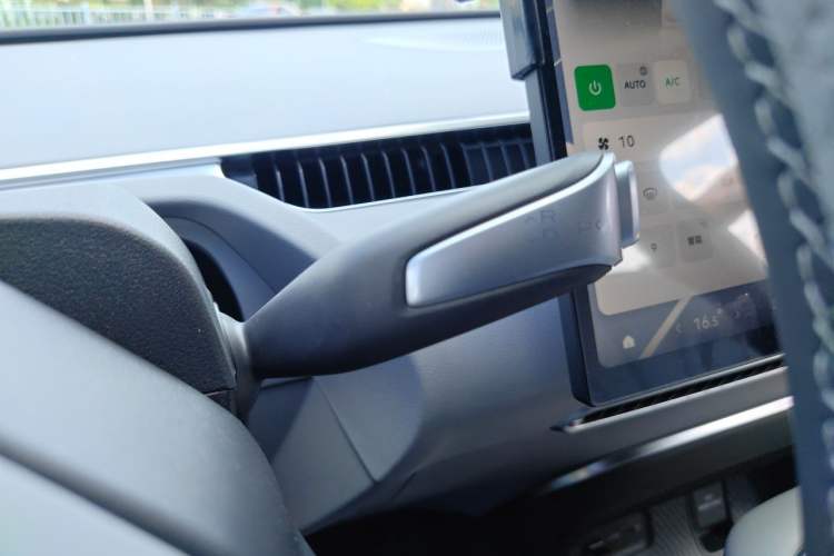 Used XPeng MONA M03 2026 Model, 510 Long-Range Max Gear Lever