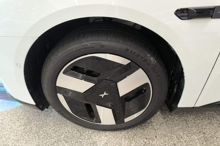 Used XPeng MONA M03 2026 Model, 510 Long-Range Max Left Front Wheel Hub