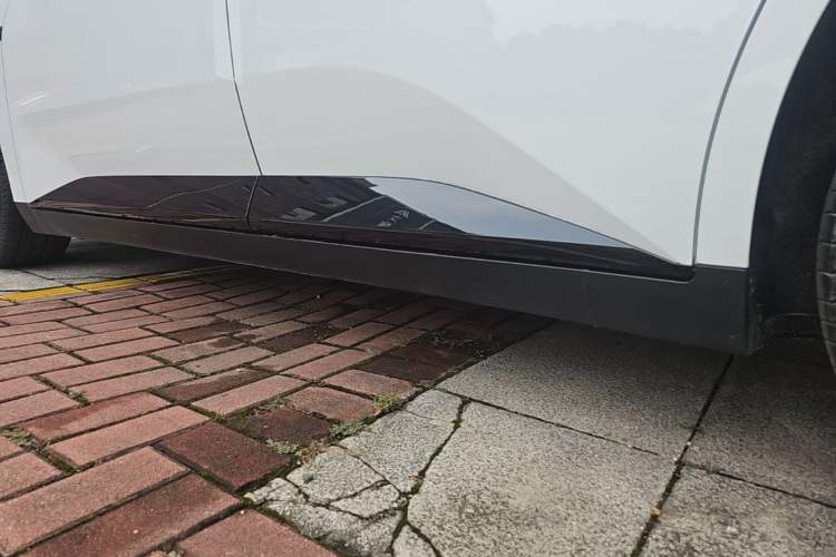 Used XPeng MONA M03 2026 Model, 610 Ultra-Long-Range Max Left Side Sill