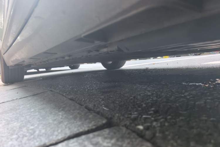 Used XPeng P5 2021 460E Chassis Front Right