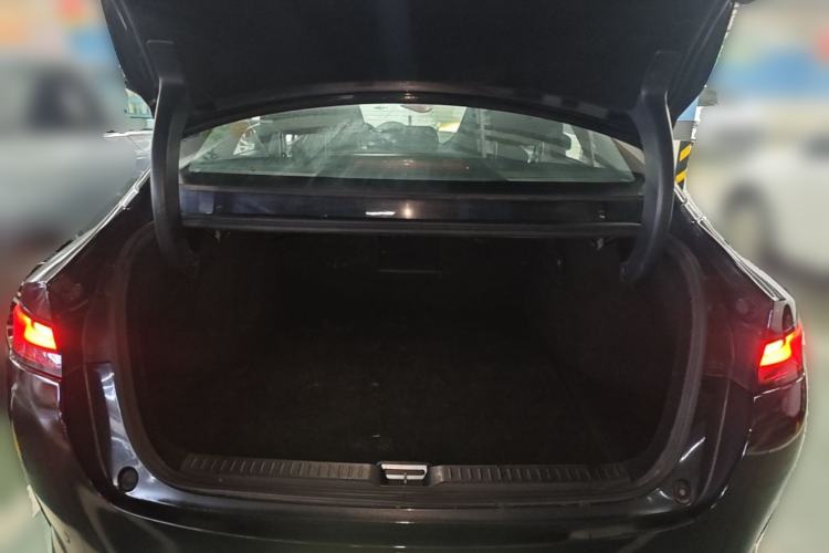 Used XPeng P5 2021 460G Trunk