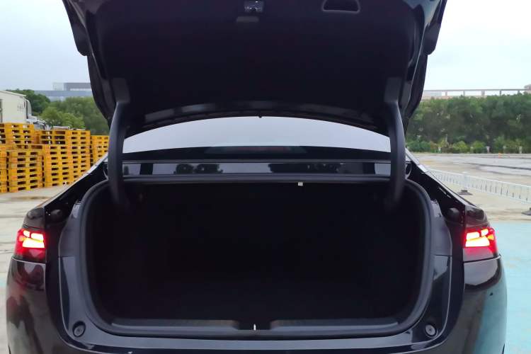 Used XPeng P5 2021 460G+ Trunk