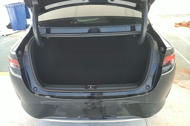 Used XPeng P5 2021 550G Trunk