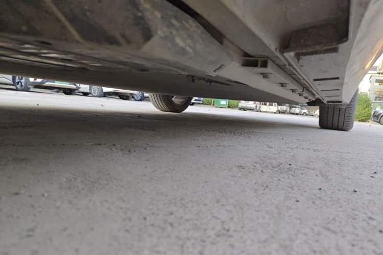 Used XPeng P5 2021 460G+ Chassis Front Left