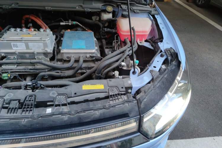 Used XPeng P5 2021 550E Engine Bay Left