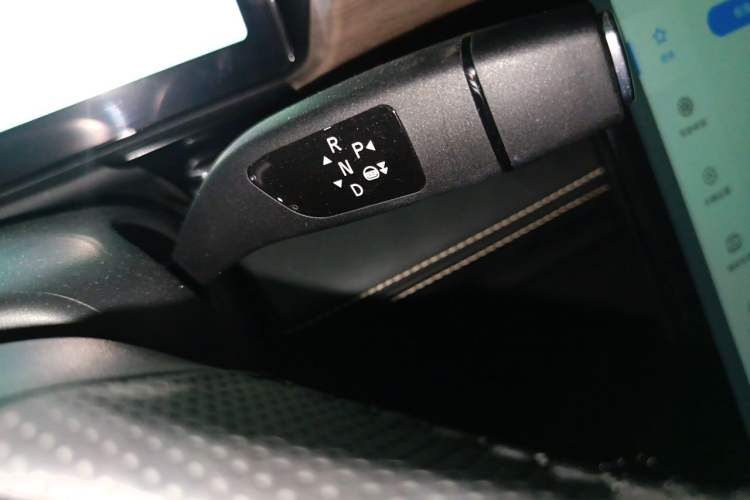 Used XPeng P5 2021 550G Gear Lever