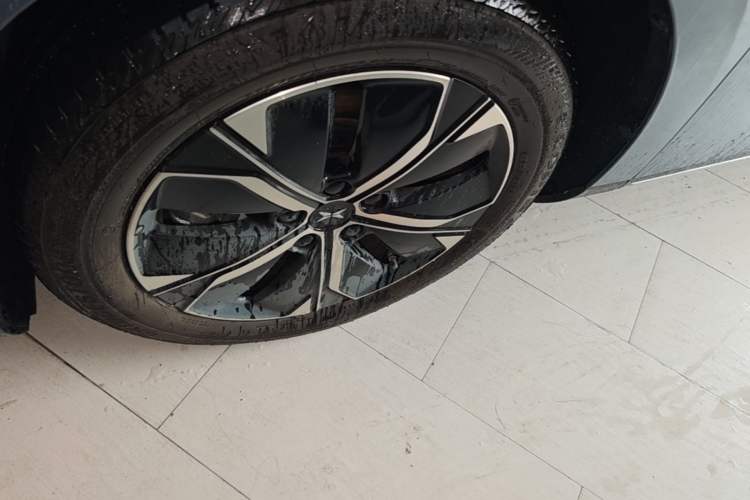 Used XPeng P5 2021 550E Left Front Wheel Hub