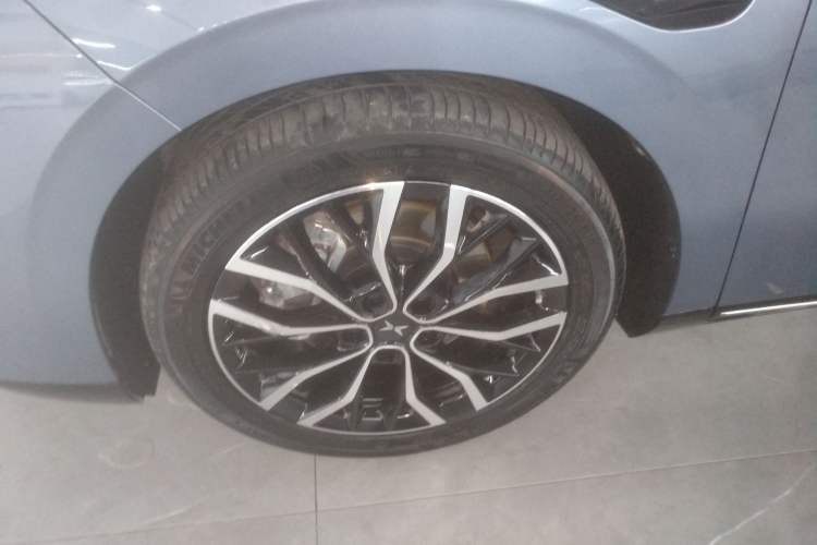 Used XPeng P5 2021 460G+ Left Front Wheel Hub