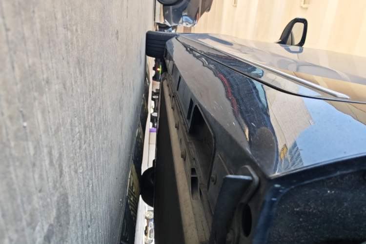 Used XPeng P5 2021 550G Left Side Sill