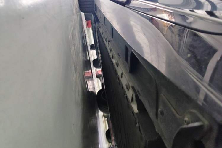 Used XPeng P5 2021 600P Left Side Sill
