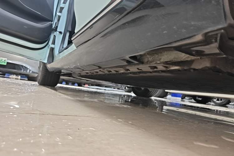 Used XPeng P5 2021 600P Left Side Sill