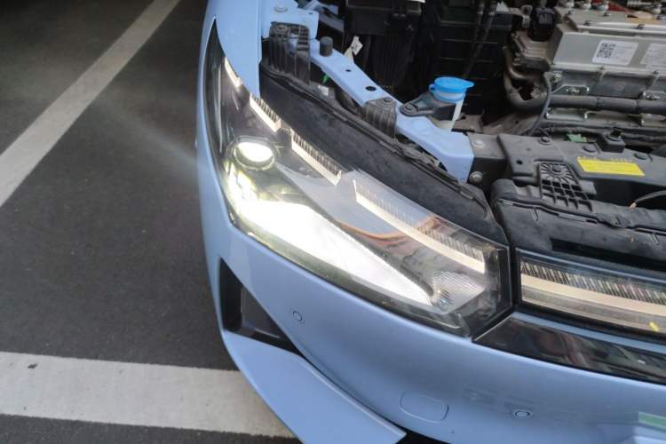 Used XPeng P5 2021 550E Right Front Headlight
