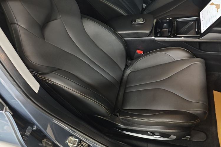 Used XPeng P5 2021 550G Right Front Seat