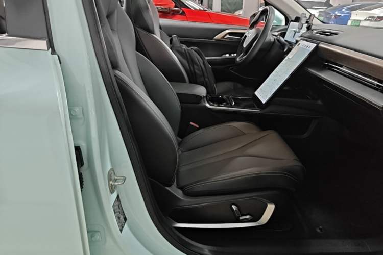 Used XPeng P5 2021 550G Right Front Seat