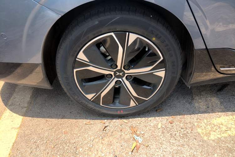 Used XPeng P5 2021 550E Right Rear Wheel Hub