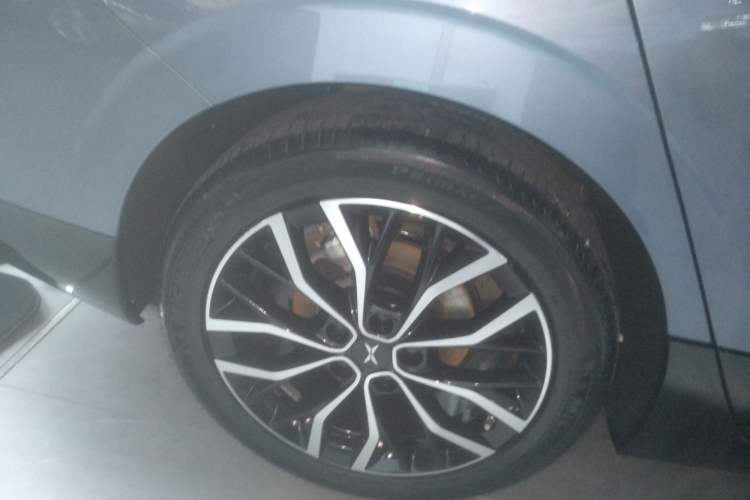 Used XPeng P5 2021 460G+ Right Rear Wheel Hub