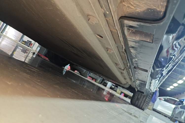 Used XPeng P5 2021 550G Right Side Sill