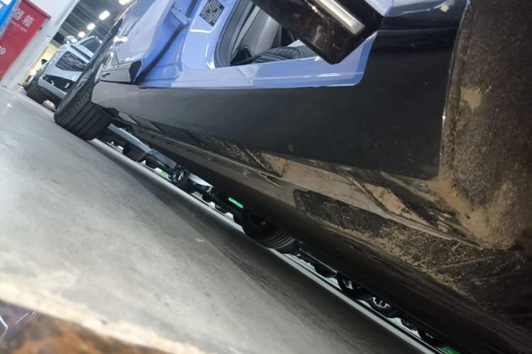 Used XPeng P5 2021 550E Right Side Sill