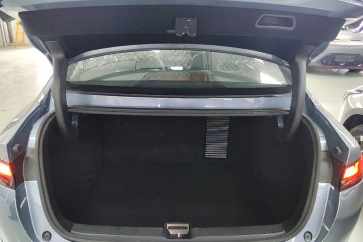 Used XPeng P5 2021 600P Trunk