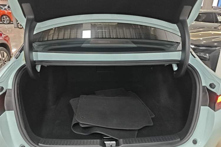 Used XPeng P5 2021 550G Trunk