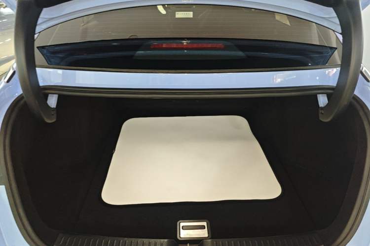 Used XPeng P5 2021 550G Trunk