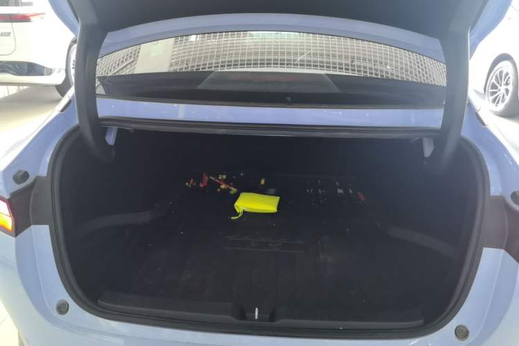 Used XPeng P5 2021 460G+ Trunk