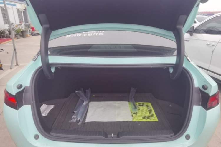 Used XPeng P5 2021 460G Trunk