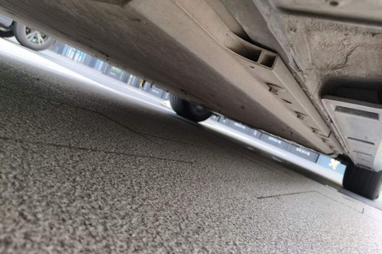 Used XPeng P5 2021 550G Chassis Rear Right