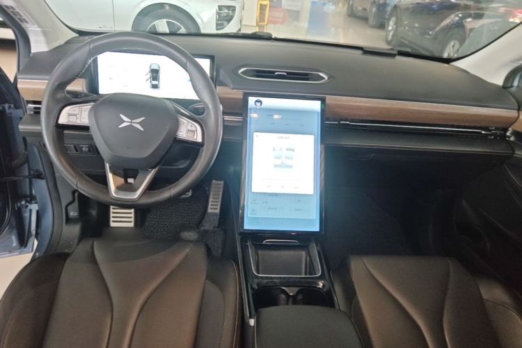 Used XPeng P5 2021 460G+ Center Console