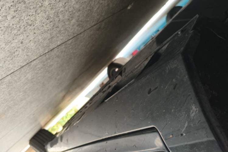 Used XPeng P5 2021 600P Chassis Front Left