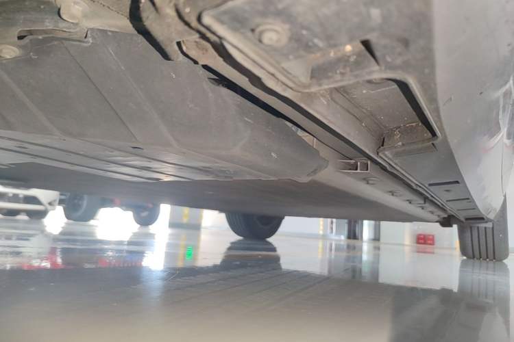 Used XPeng P5 2021 550G Chassis Front Left