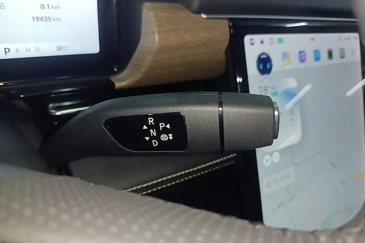 Used XPeng P5 2021 460G+ Gear Lever