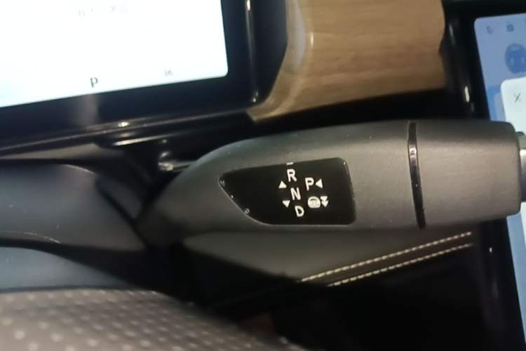 Used XPeng P5 2021 550G Gear Lever