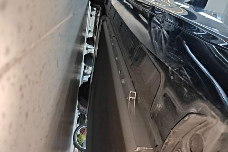 Used XPeng P5 2021 550E Left Side Sill
