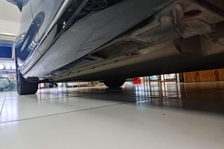 Used XPeng P5 2021 550G Left Side Sill