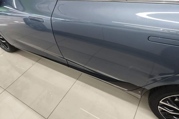 Used XPeng P5 2021 460G Left Side Sill
