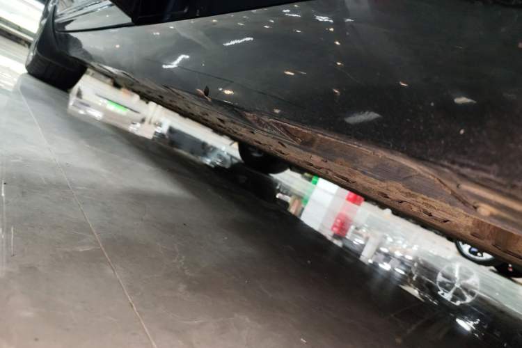 Used XPeng P5 2021 600P Left Side Sill