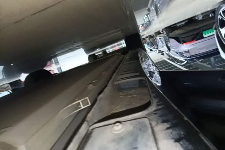 Used XPeng P5 2021 550G Left Side Sill