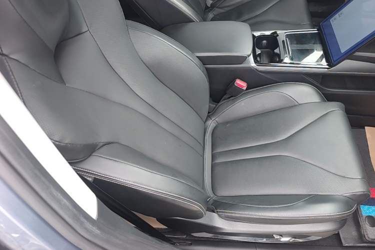 Used XPeng P5 2021 550G Right Front Seat
