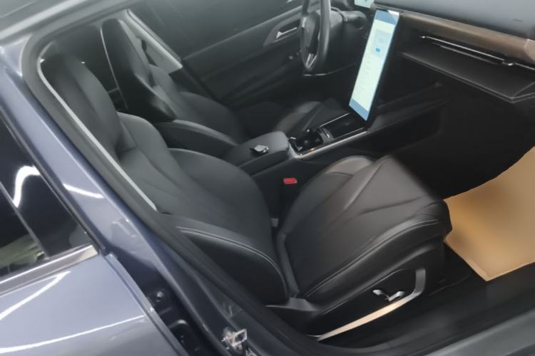 Used XPeng P5 2021 550G Right Front Seat