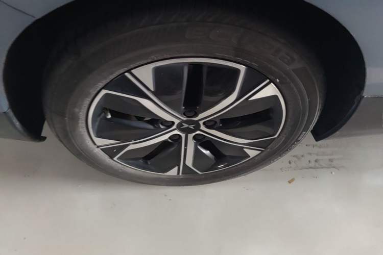 Used XPeng P5 2021 550G Right Rear Wheel Hub
