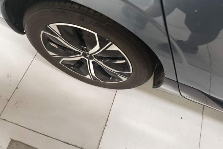 Used XPeng P5 2021 550E Right Rear Wheel Hub
