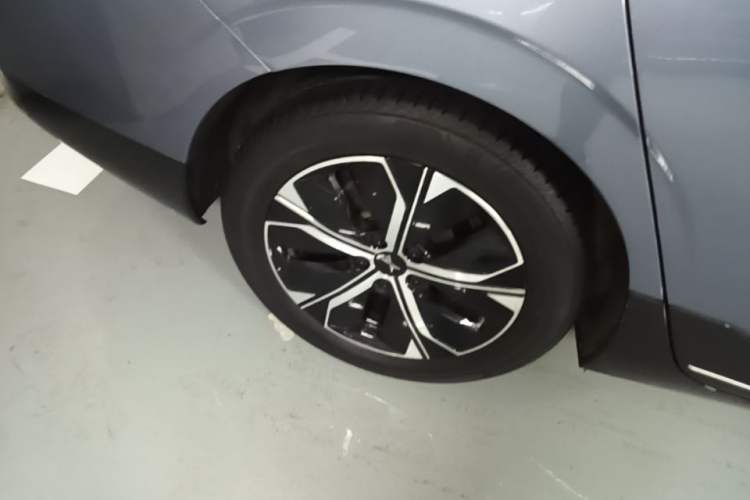 Used XPeng P5 2021 550G Right Rear Wheel Hub