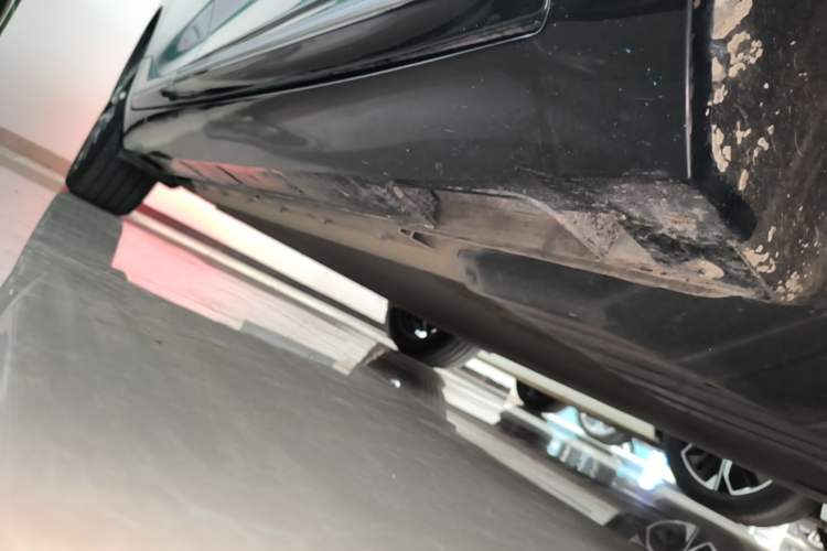 Used XPeng P5 2021 460G+ Right Side Sill